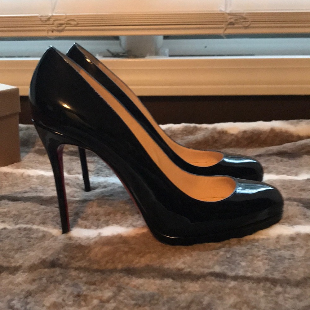 Christian Louboutin Filo 120 Patent size 39 Navy